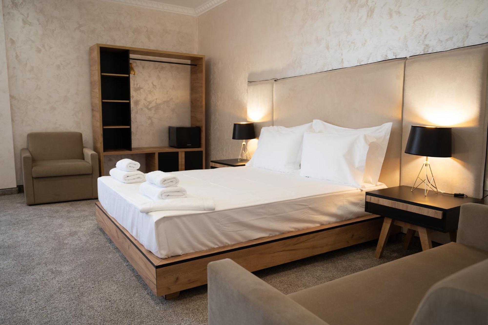 Hotel City 桑丹斯基 外观 照片
